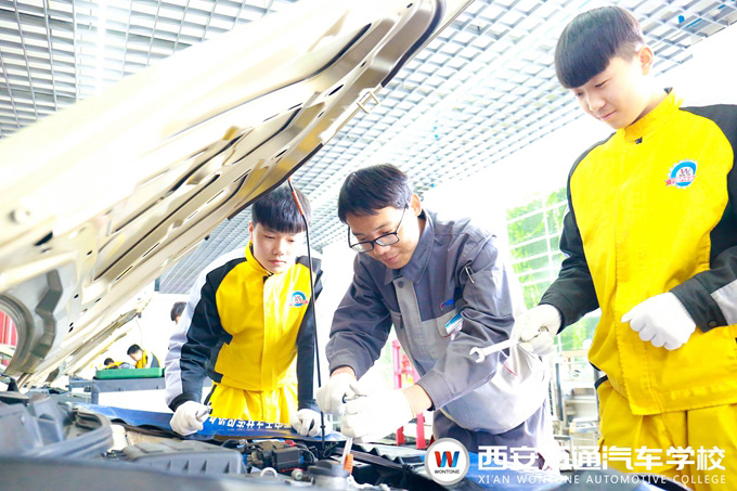 西安萬通汽車學校汽車機電維修教學課堂 西安萬通汽車學校汽車機電維修教學課堂