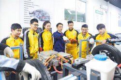 學(xué)汽車修理怎么樣？學(xué)汽修技術(shù)到哪里好？