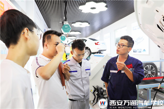 在西安萬通學二手車評估，快速考證掌握真技術！