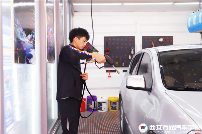 企業階段達標考核，西安萬通學子從容應對