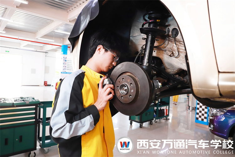 新的一年還繼續(xù)做打工人嗎？不如來(lái)萬(wàn)通學(xué)技術(shù)創(chuàng)業(yè)開(kāi)店吧！