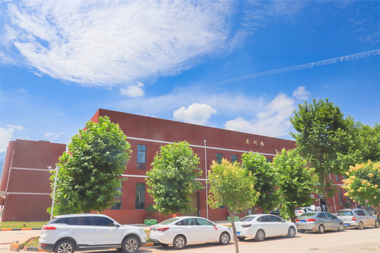 初高中畢業學汽修怎么樣？