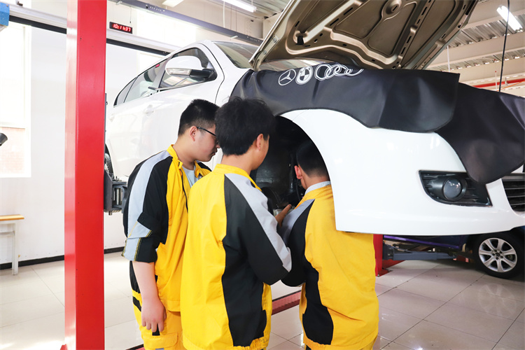 轉行學什么？二手車評估師了解一下！