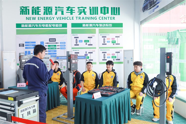 新能源人才缺口巨大！不要猶豫，趕緊來學！