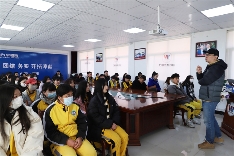 “職”向未來(lái)——汽場(chǎng)文化一行到我校開(kāi)展招聘宣講會(huì)