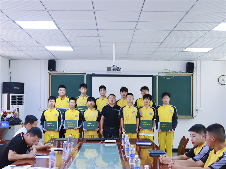 感恩母校，揚帆起航！我們畢業(yè)啦！