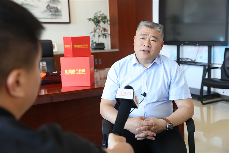 成就學子，賦能產業丨人民網再進萬通汽車教育，探訪新能源專業奧秘