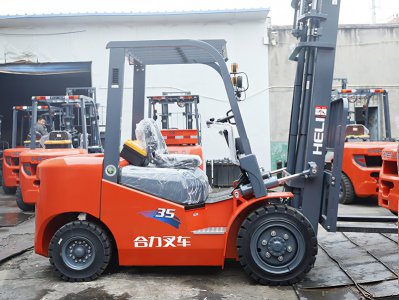 西安學叉車培訓學校，西安那里可以學叉車，叉車工培訓考證